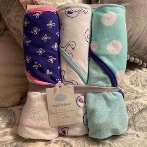 3-pack of hooded towels